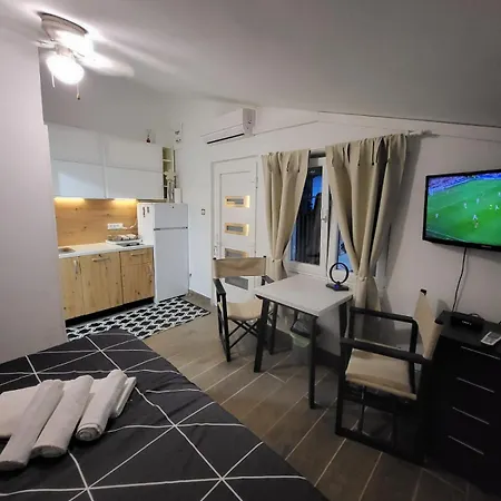 Studio Apartman Diklo Apartment *